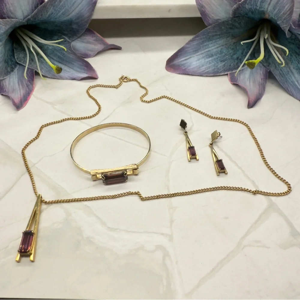 Avon Gold Tone Purple Glass Stone Gems Necklace Earrings Bracelet Set - Picture 5 of 16